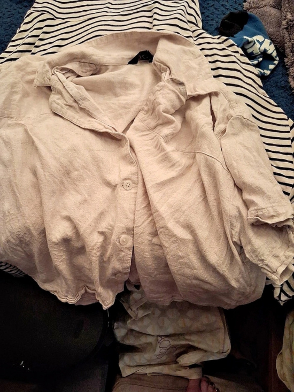 Banana Republic Ruffle Front Blouse in Cream, Large